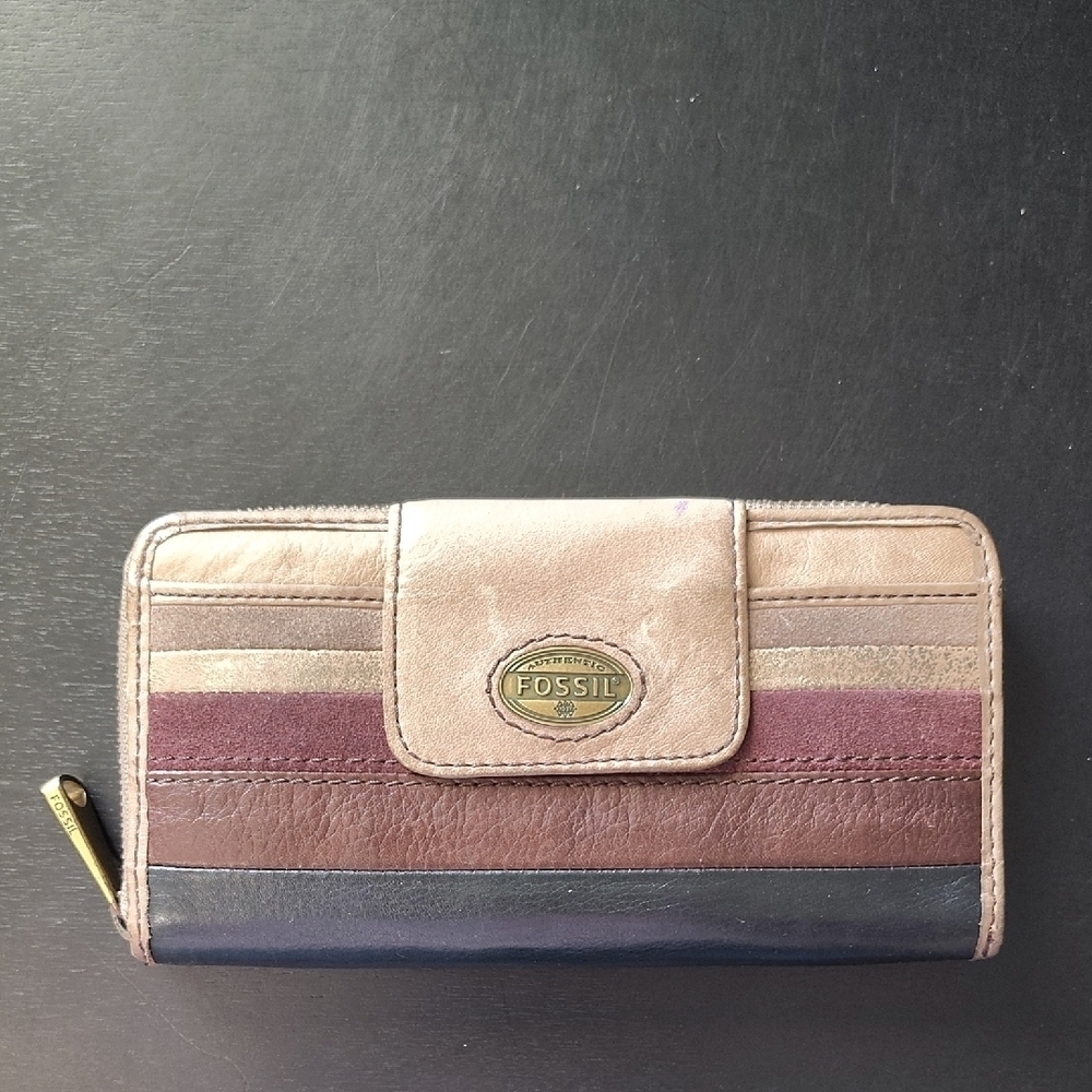 Fossil Leather Wallet Multicolor Lots of Pockets Zip Around